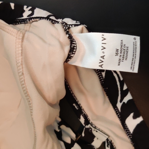 Ava & Viv Ruffled Bikini Top - Picture 6 of 6